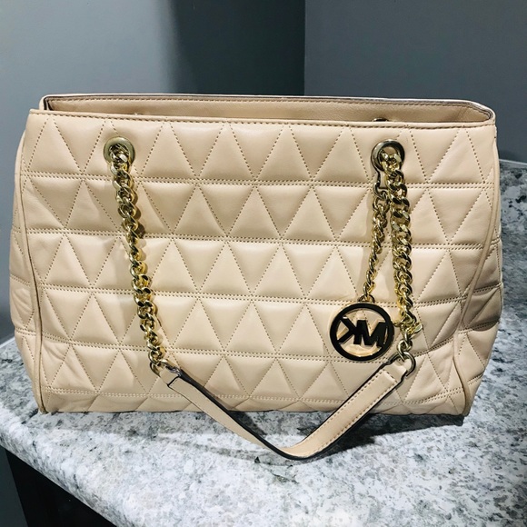 Micheal Kors Handbag - Picture 3 of 3